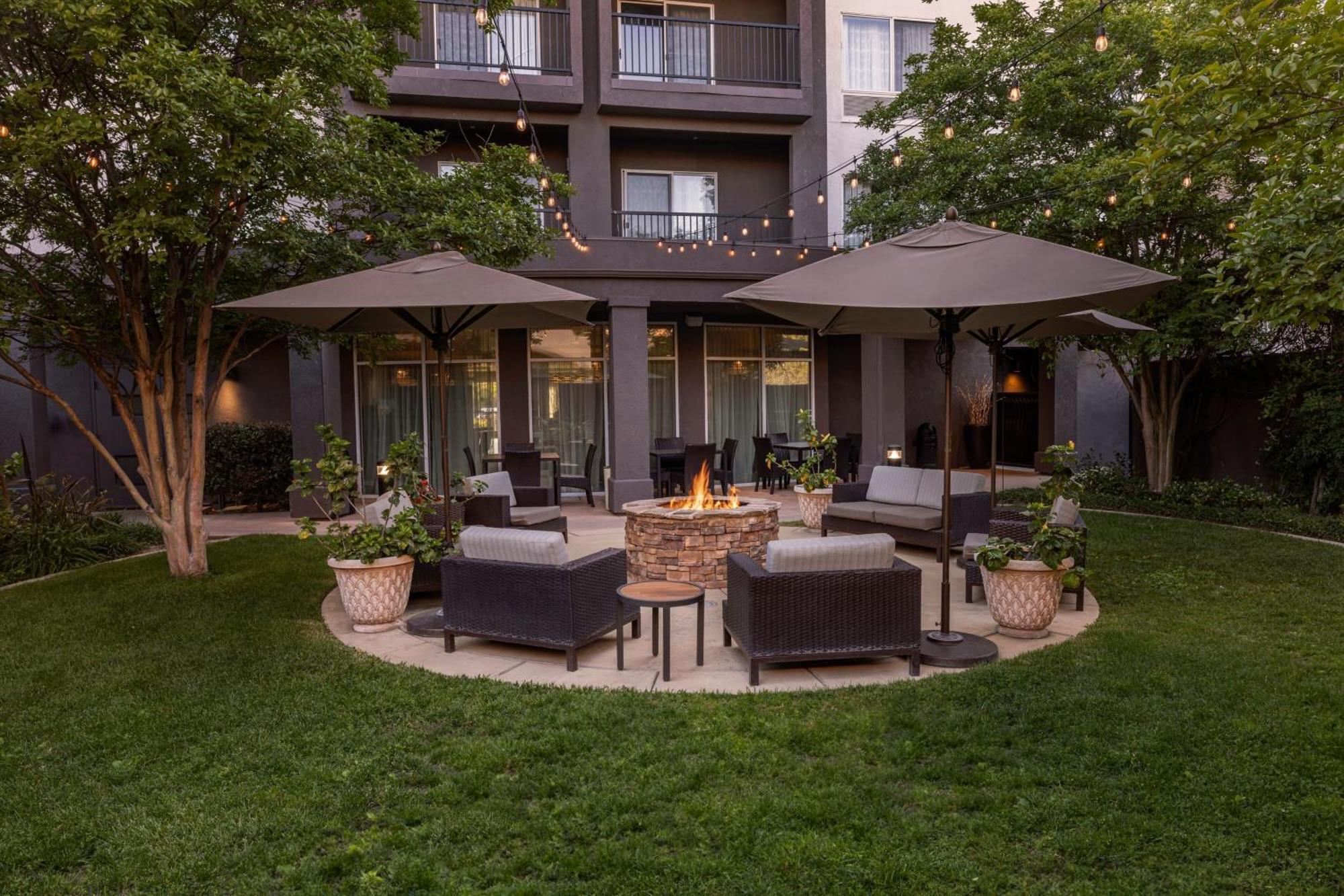 Courtyard Ventura Simi Valley Ngoại thất bức ảnh